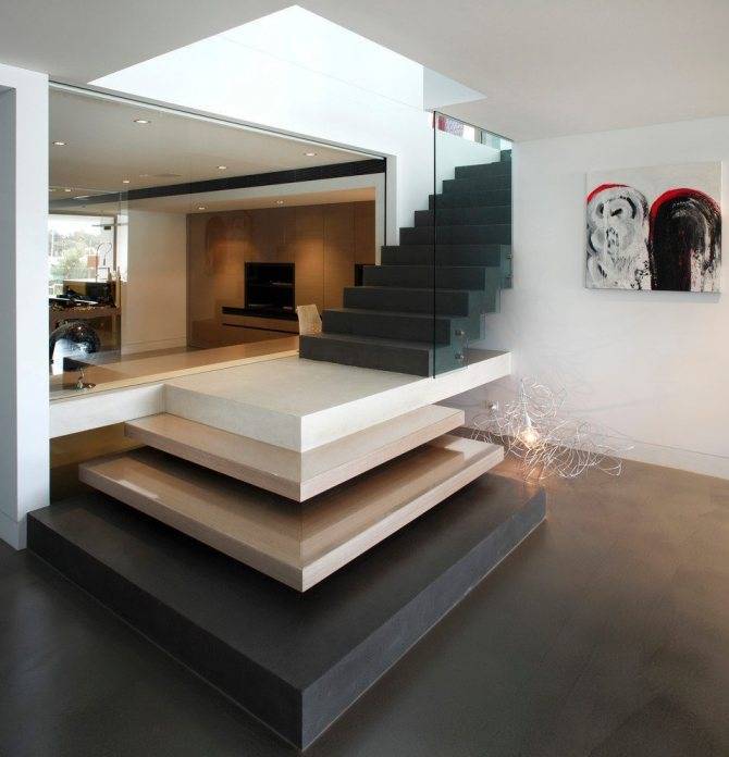 Лестница на второй этаж (120 фото): современные варианты оформления в частном доме