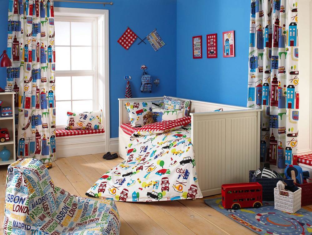 Шторы в детскую комнату для мальчика: короткие и длинные, дизайн, новинки