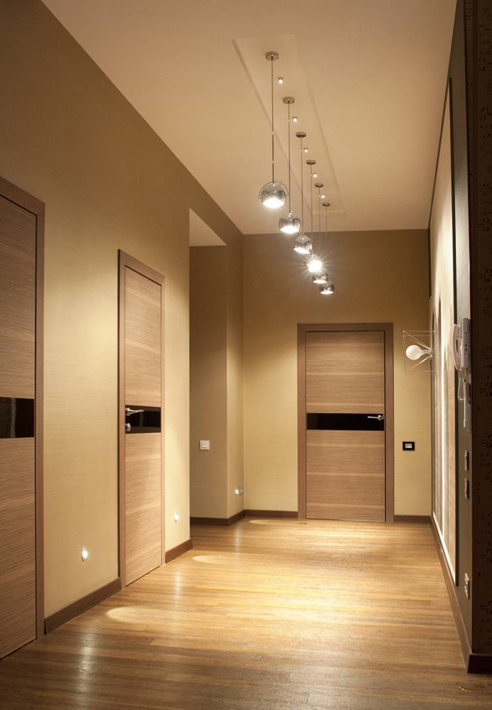 Как организовать правильное освещение в коридоре квартиры (90 фото): советы и лучшие идеи