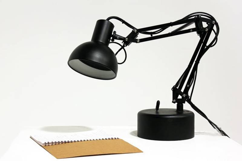 Настольная лампа для рабочего стола (55 фото)