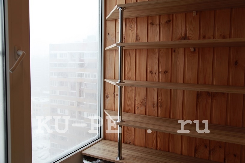 Стеллаж на балкон (65 фото): металлический, деревянный стеллаж для рассады, закрытые модели с дверцами