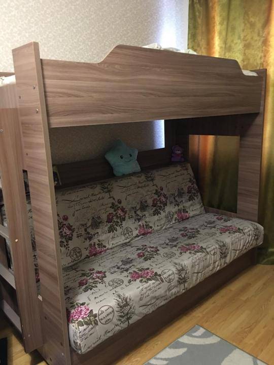 Двухъярусная кровать с диваном, разновидности, габариты, материалы