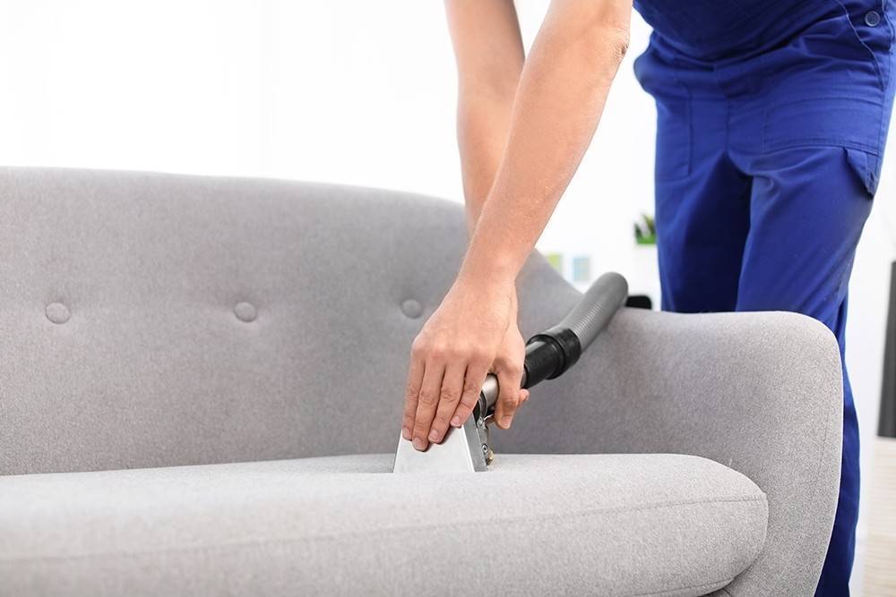 Чем почистить мягкую мебель в домашних условиях