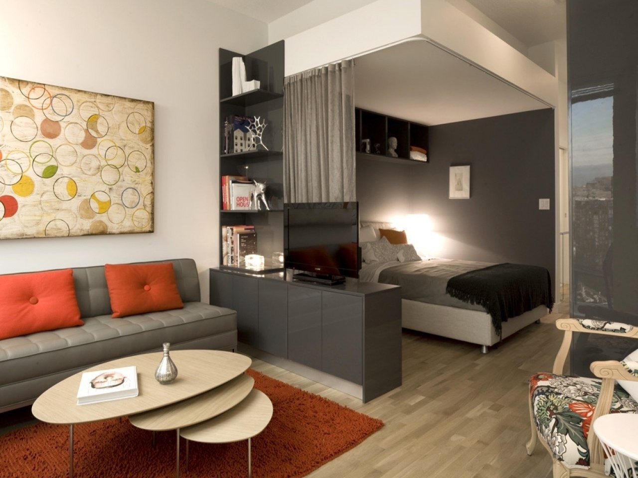 Дизайн комнаты 18 кв. м спальни и гостиной: оформление интерьера