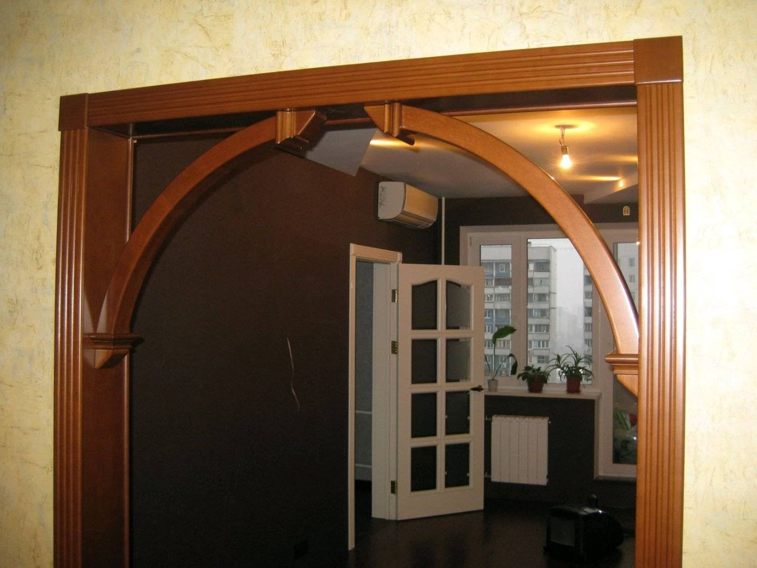 Фото идеи красивых деревянных и гипсокартонных межкомнатных арок