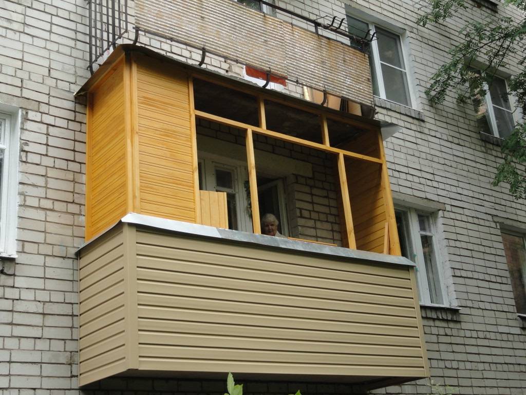 Наружная отделка балкона: выбор материала, подготовка поверхности и монтаж сайдинга