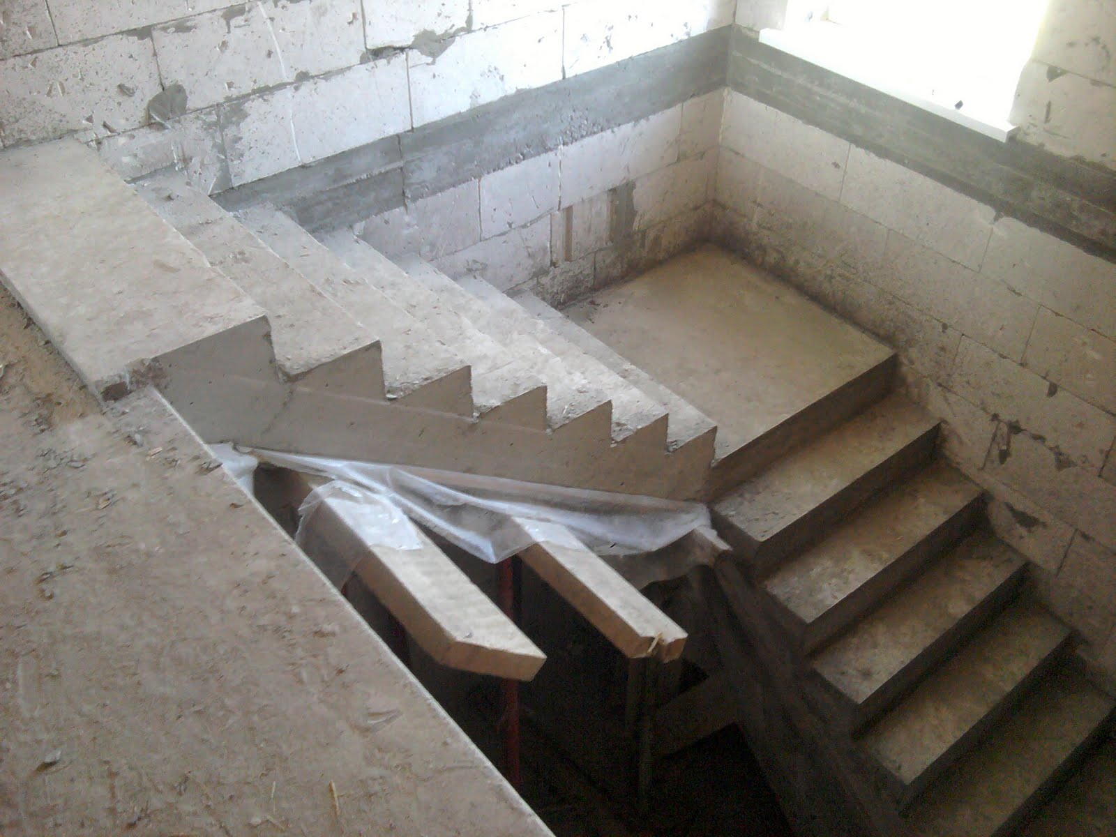 Бетонная лестница в доме: расчет, устройство, инструкция
