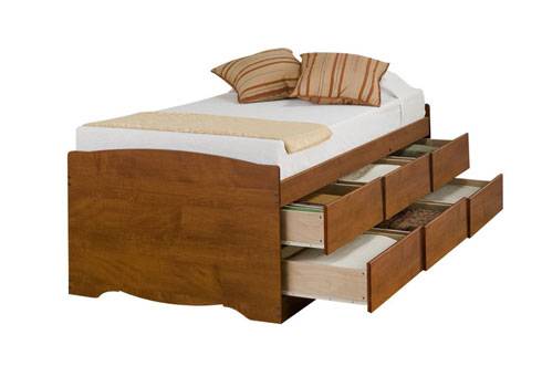Особенности двуспальной кровати с ящиками для хранения, ее плюсы