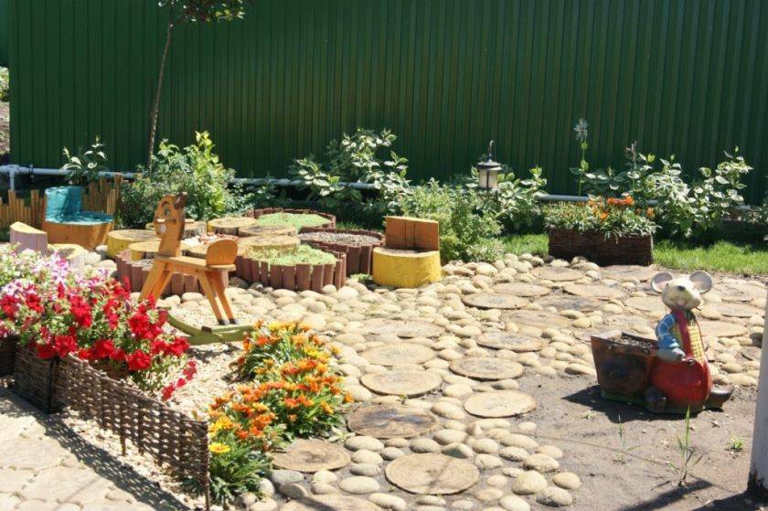 Интересные идеи для дачи, дома, сада и огорода: оформление из подручных материалов
 - 43 фото