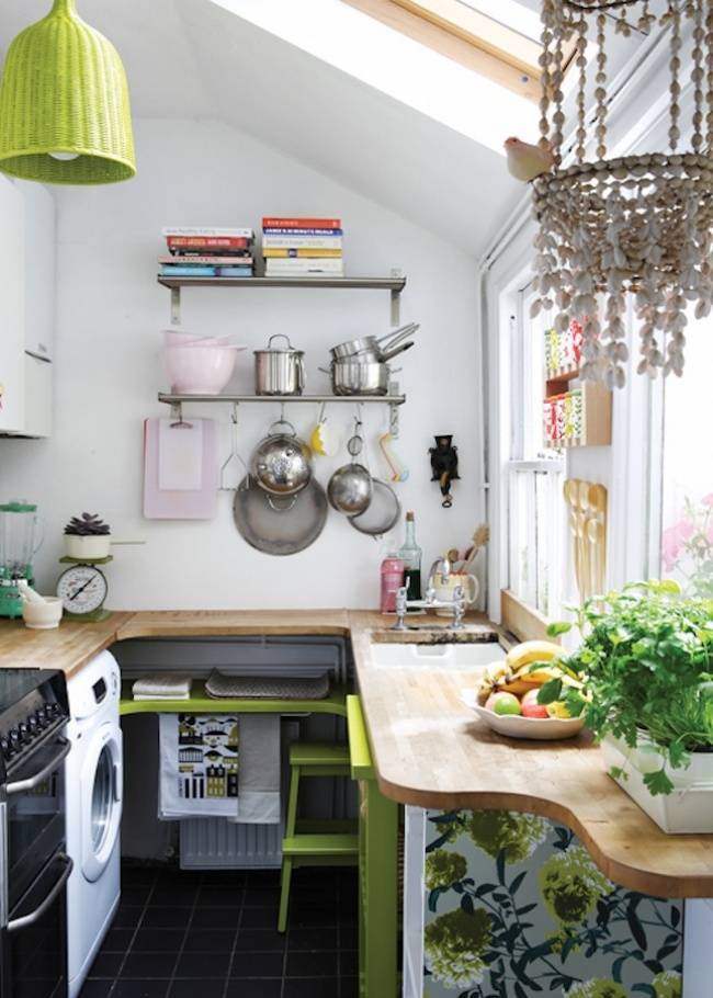 Идеи дизайна маленькой кухни в малогабаритной квартире: советы по обустройству, фото интерьеров