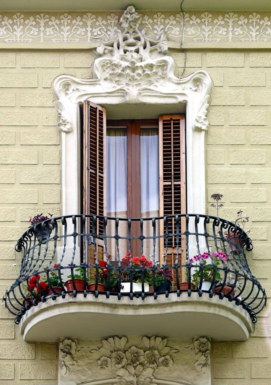Французский балкон: как преобразить свое жилье
