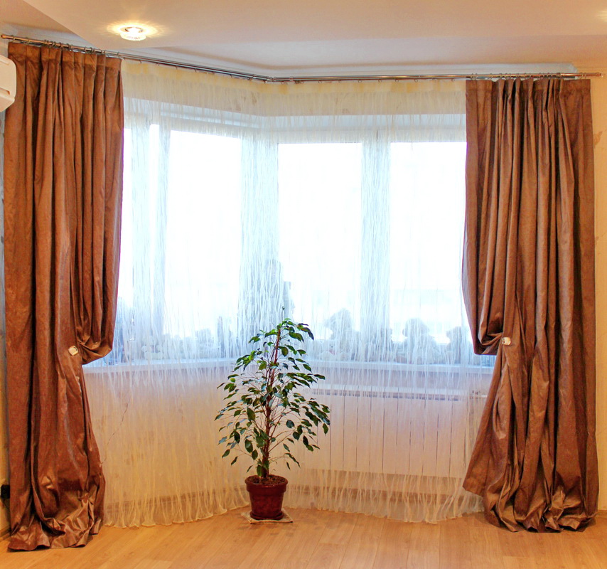 Дизайн штор: 90+ фото в интерьере гостиной, кухни, спальни, детской, ванной, кабинета
