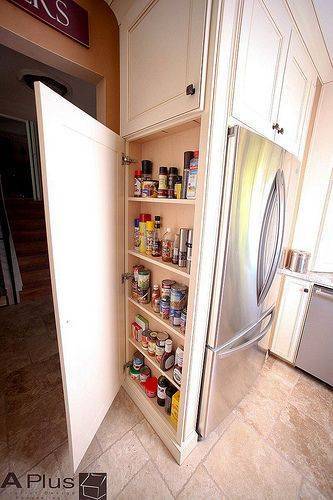 Делаем или ликвидируем холодильник под окном на кухне