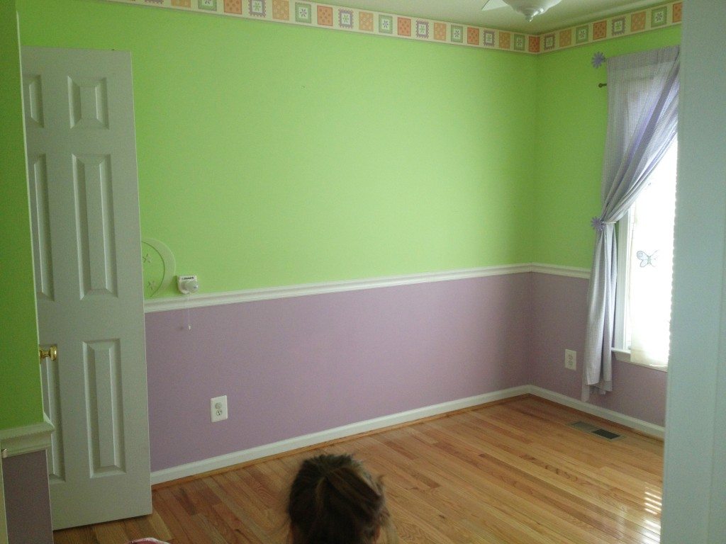 Покраска стен двумя цветами в квартире: варианты комбинирования (42 фото)