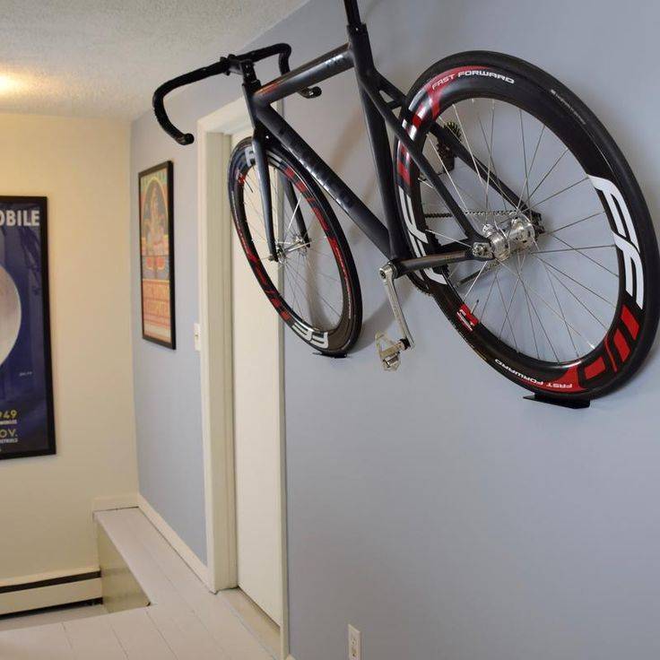 Крепление на стену для велосипеда своими руками за раму и колесо - вертикальное, кронштейн, фото и видео
