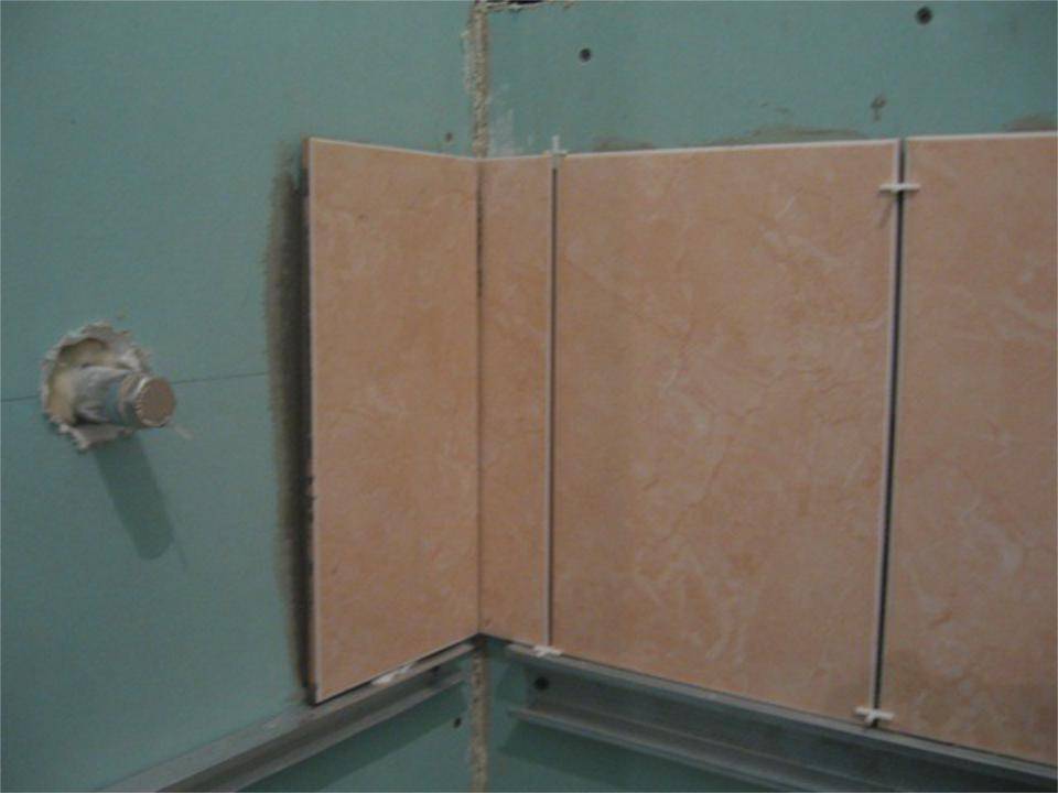 Как положить плитку на гипсокартон в ванной — пошаговая инструкция