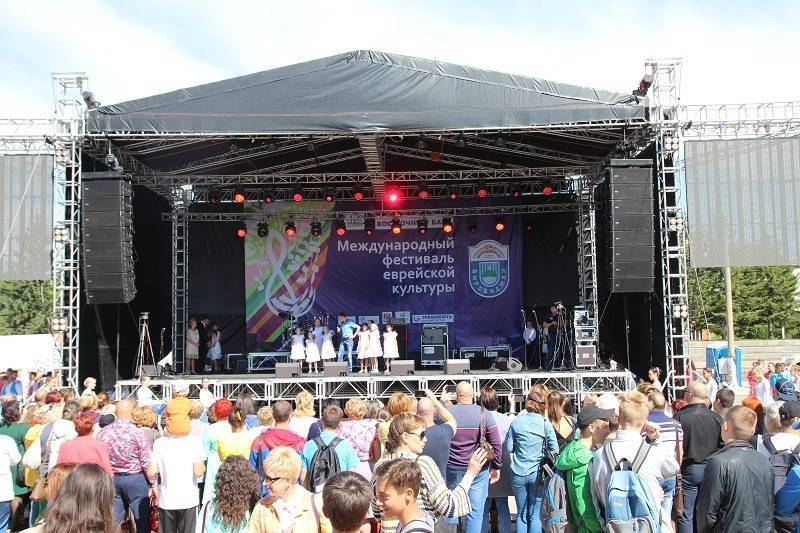 Budcud возрождает старую площадь в Кракове к 25-му фестивалю еврейской культуры