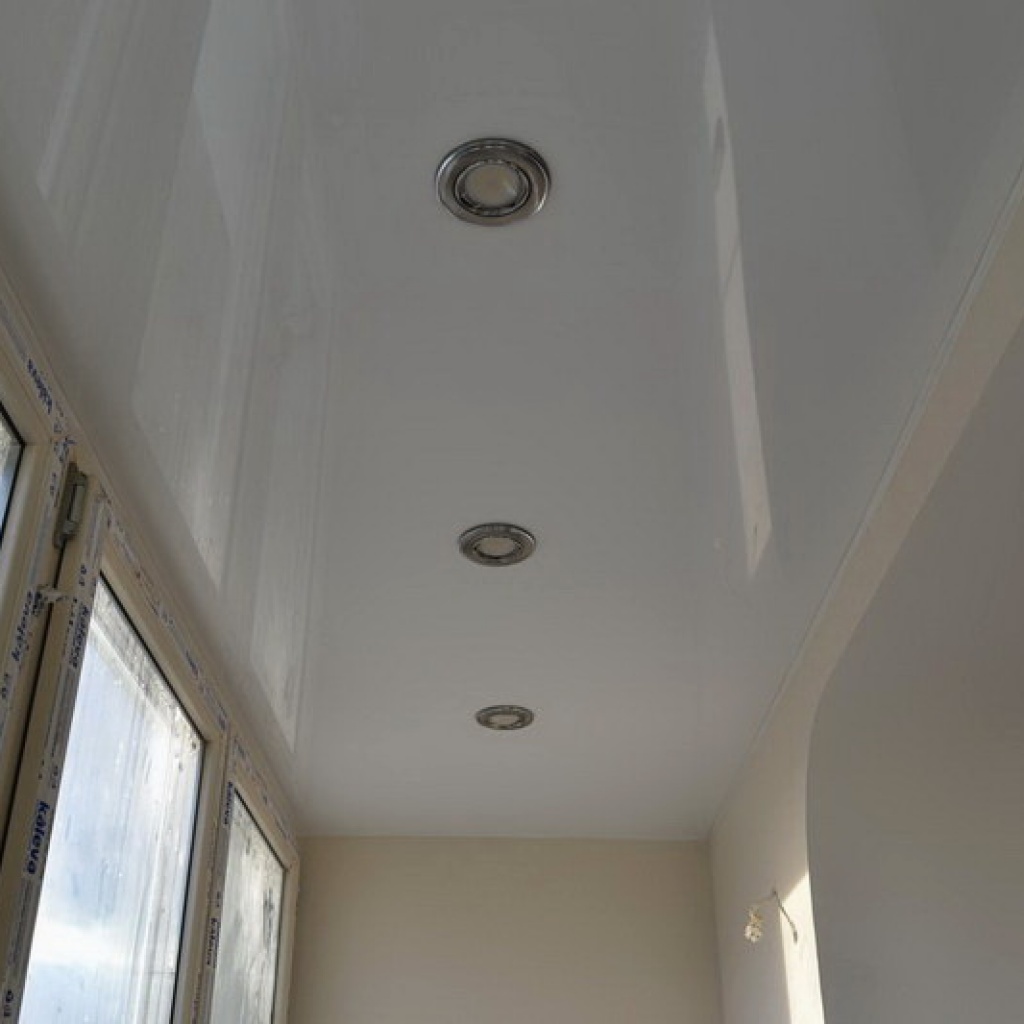 Из чего лучше сделать потолок на лоджии | онлайн-журнал о ремонте и дизайне