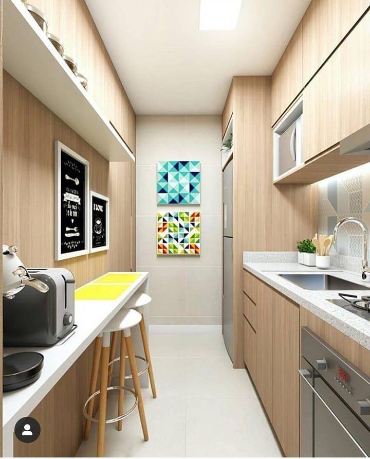 Дизайн узкой кухни: особенности интерьера и фото готовых решений