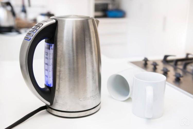 Как очистить электрический чайник от накипи: 7 домашних способов