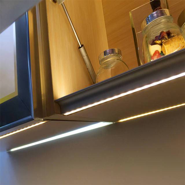 Светодиодная подсветка на кухню под шкафы (фото). особенности монтажа светодиодной ленты