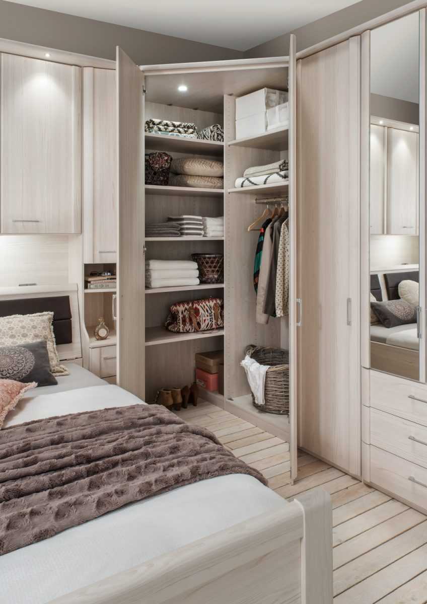 встроенный шкаф маленькая комната