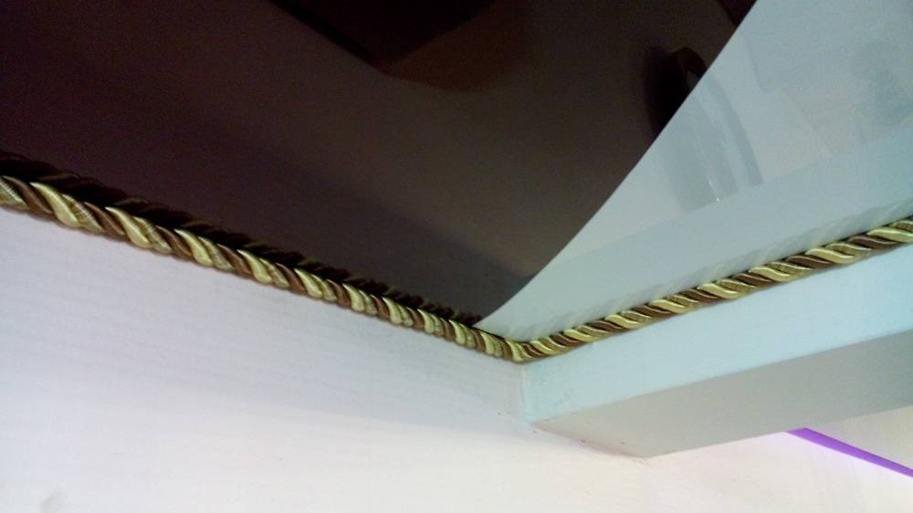 Декоративный шнур для натяжных потолков: как клеить декоративный канат, фото, видео