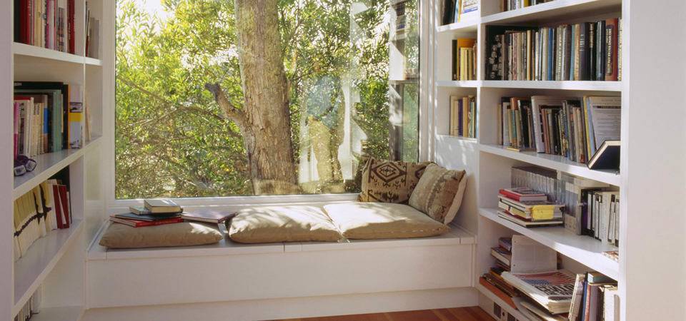 Подоконник-диван: 80 комфортных идей, которые способны преобразить любой интерьер