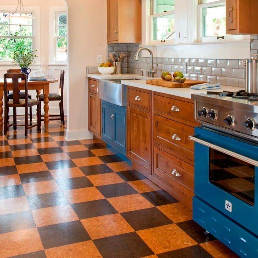 Пробковый пол на кухне – фото в интерьере и 11 советов по выбору