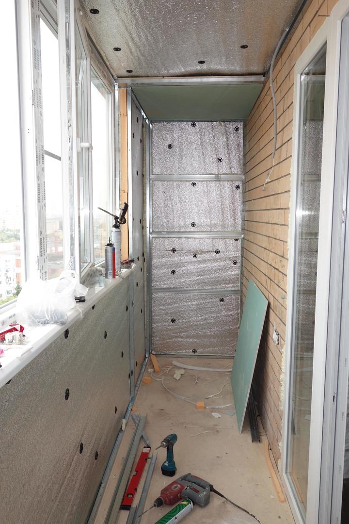 Гипсокартон – как основа для внутренней отделки балкона
