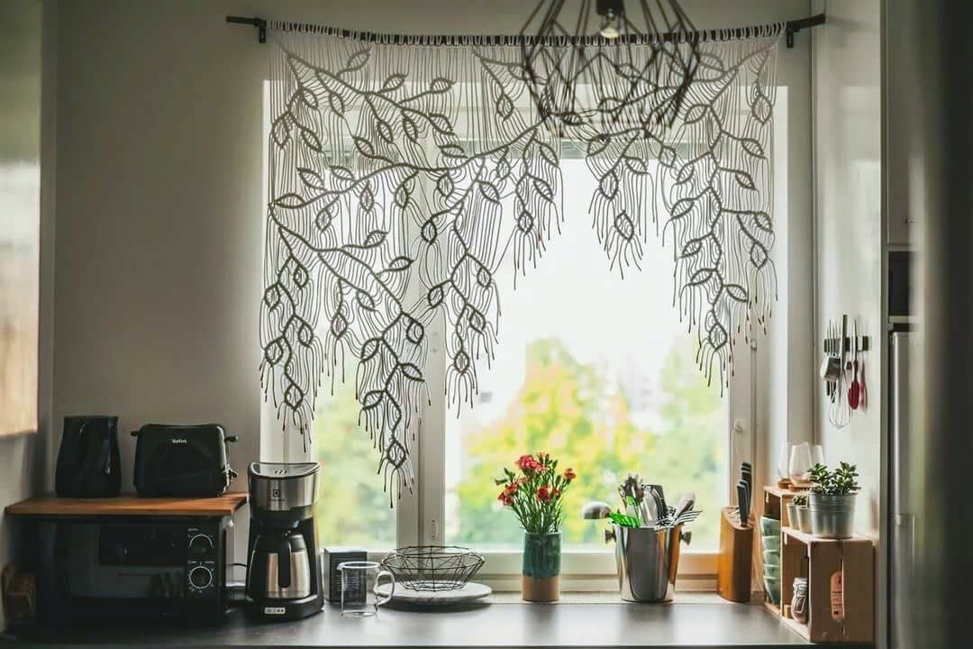 Как выбрать шторы на кухню: 50 фото примеров и советы дизайнеров | ваша кухня как выбрать шторы на кухню