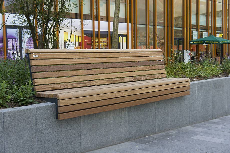 Скамейки из бетона и дерева
