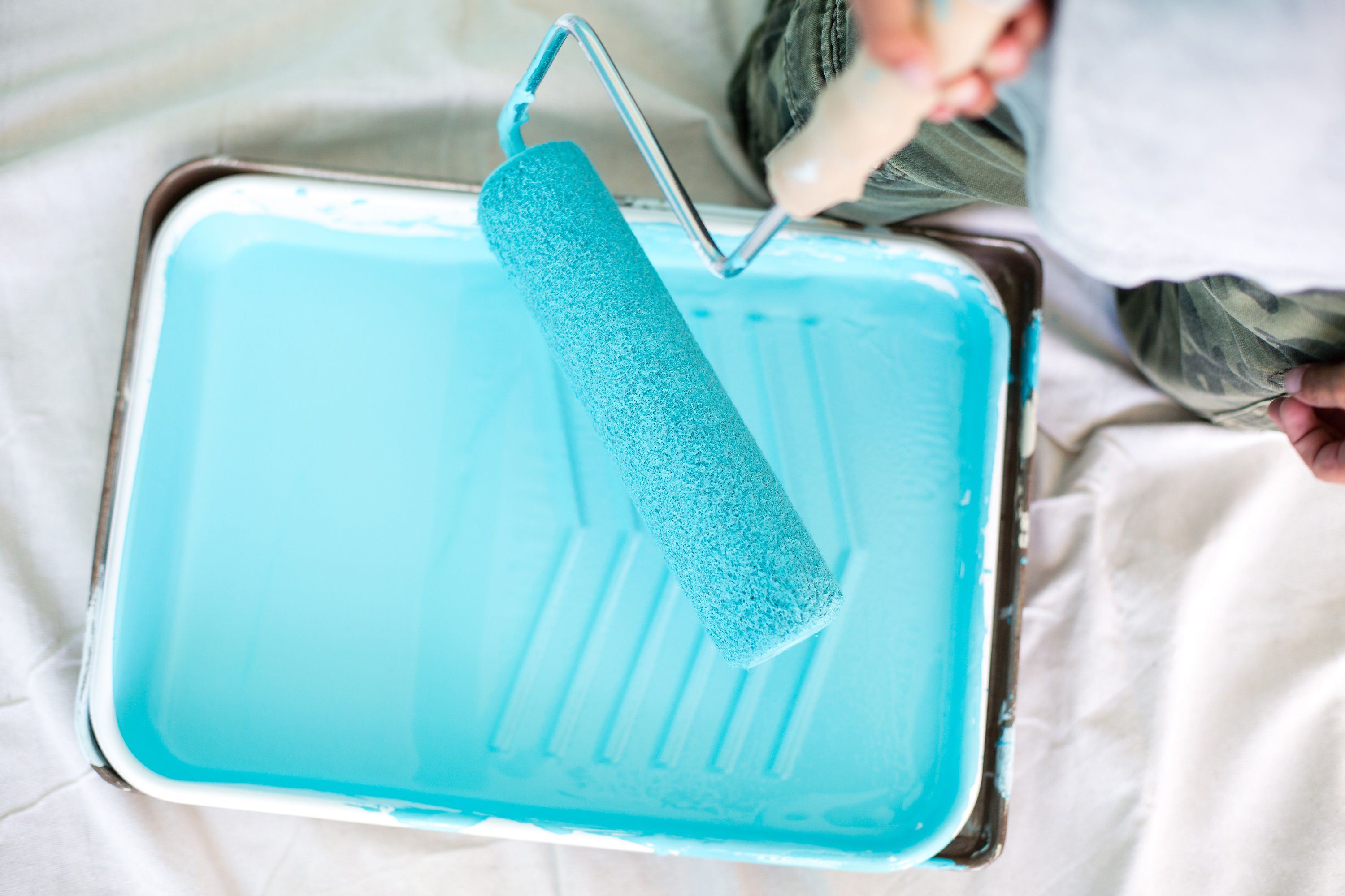 Как избавиться от запаха краски в квартире: 11 способов убрать запахи после покраски | 5domov.ru - статьи о строительстве, ремонте, отделке домов и квартир