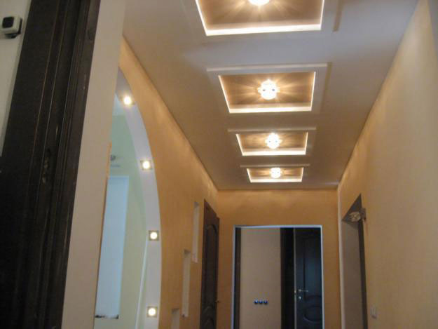 Потолки из гипсокартона в коридоре - фото отличных дизайнов в прихожих