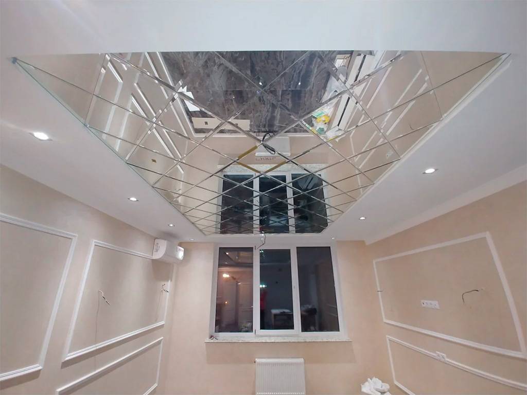 Натяжной потолок «зеркальный» — эстетика и стиль современности!