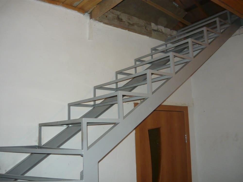 Лестницы на металлокаркасе: виды и конструктивные особенности (65 фото)