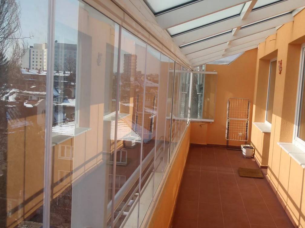 Панорамное остекление балкона или лоджии от пола до потолка