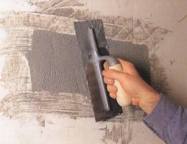 Как и чем заделать трещины в стене
