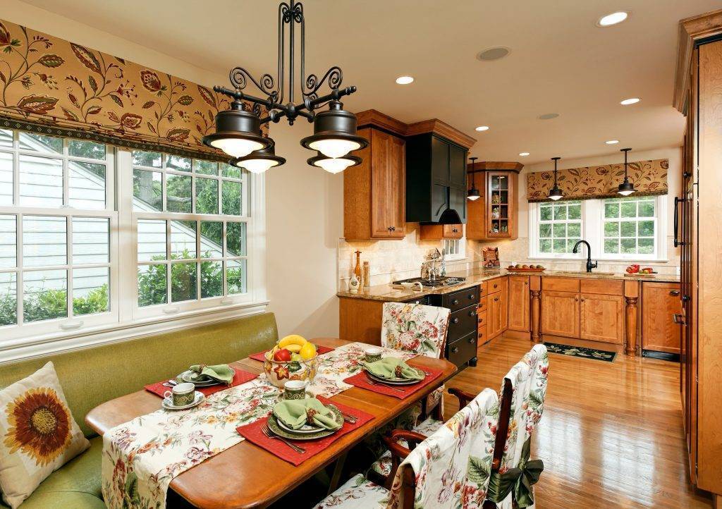 Скатерть на стол для кухни: эффектный аксессуар и 80 эстетически совершенных решений для дома