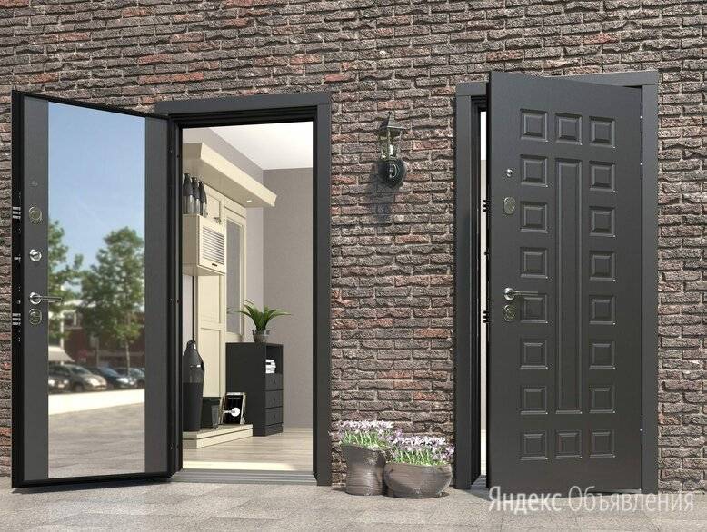 Стеклянная входная дверь — особенности для дома