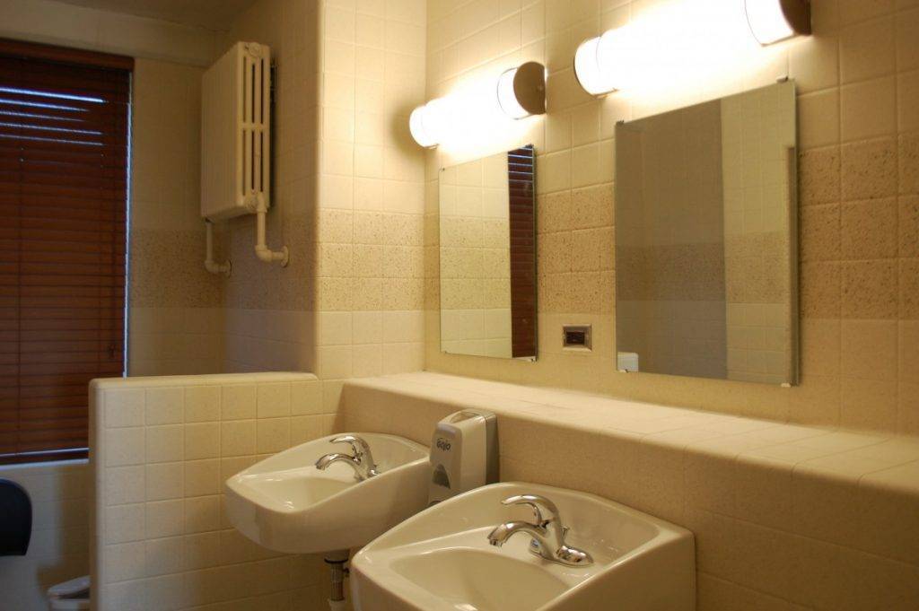 Люстры в туалет и ванную фото