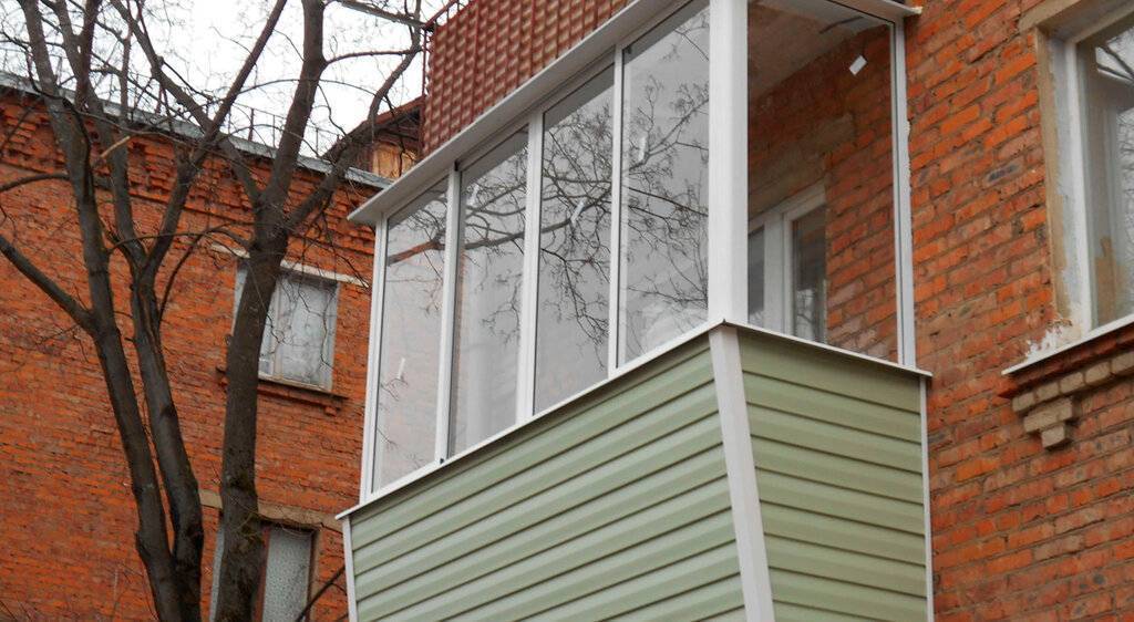 Вынос балкона по подоконнику и полу: как законно расширить площадь