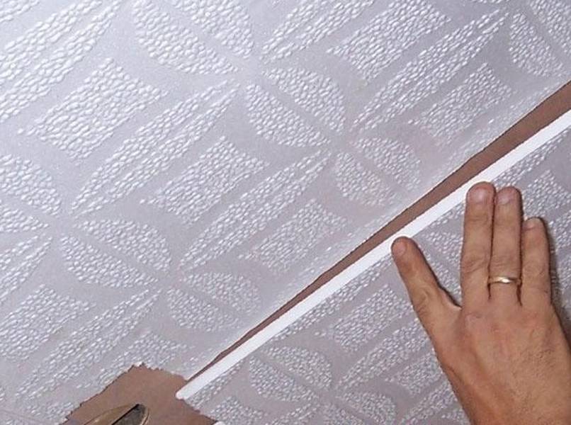 Можно ли приклеить потолочную плитку на побелку – инструкция для пользователя