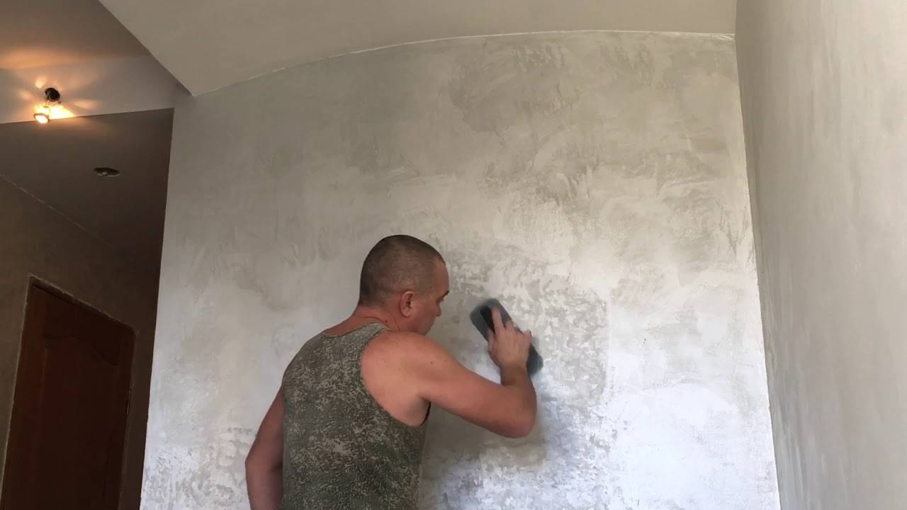Мокрые обои для стен: техника нанесения