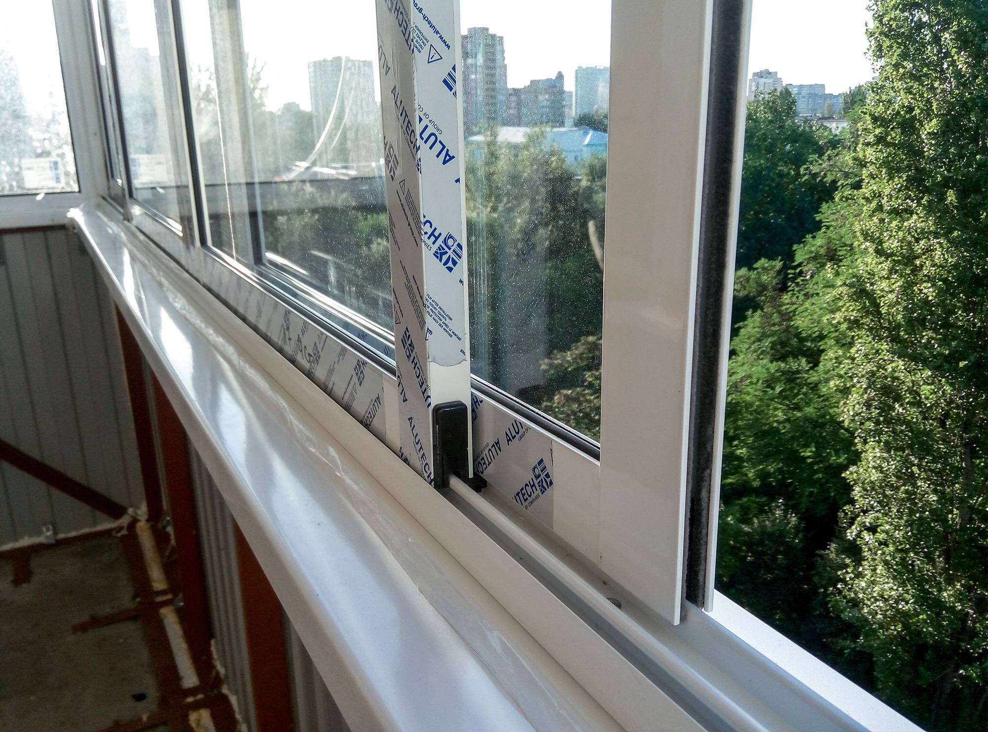 Пластиковые раздвижные окна для лоджии, балкона