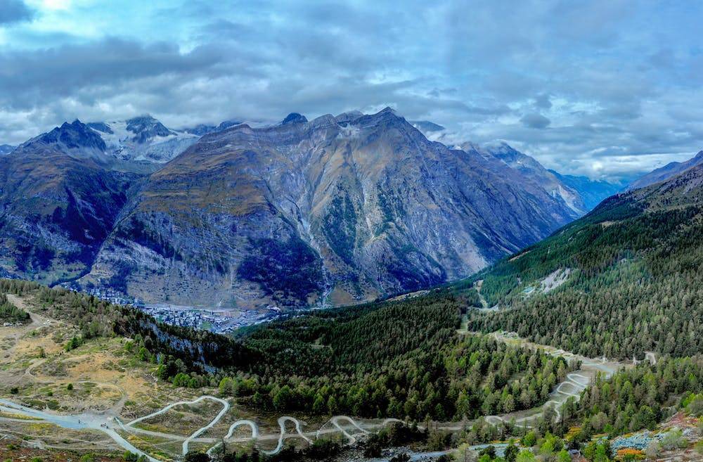 Неземная красота альп: 20 завораживающих пейзажей от фотографа, который нашёл в горах свободу