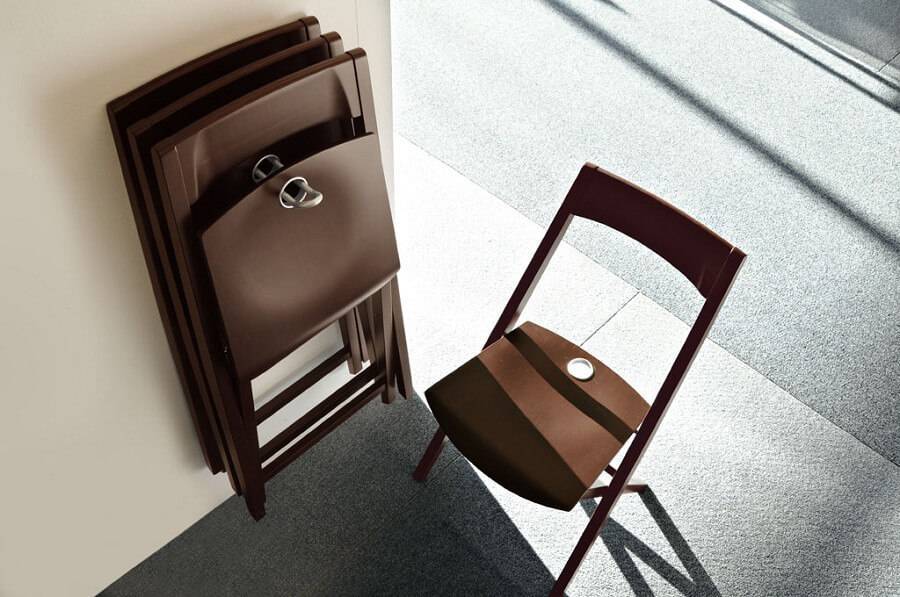 Раскладное кресло на кухню — виды моделей, материалы, особенности выбора, варианты размещения