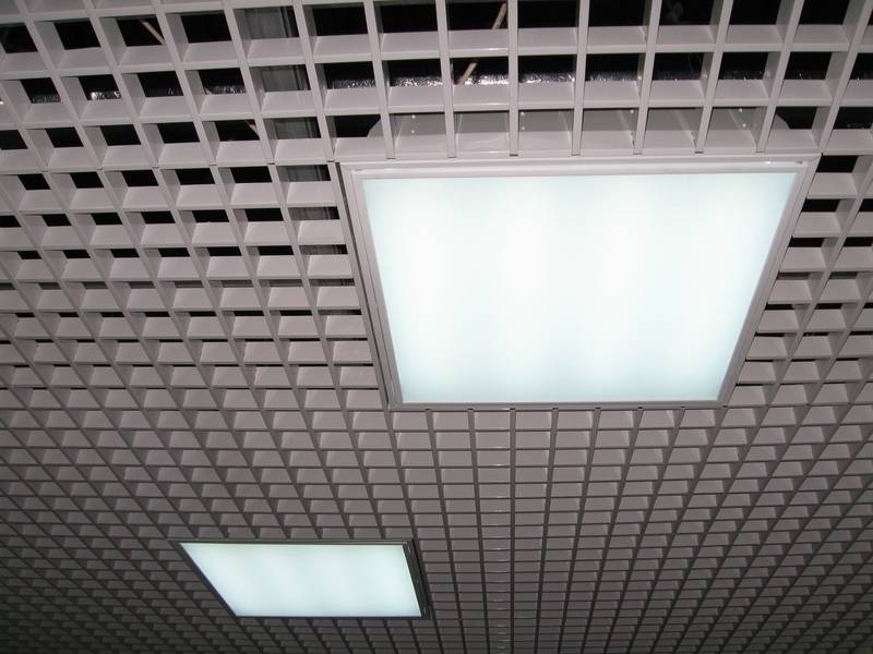 Светильники для потолка «грильято»: правила монтажа и преимущества led-технологии — дом&стройка