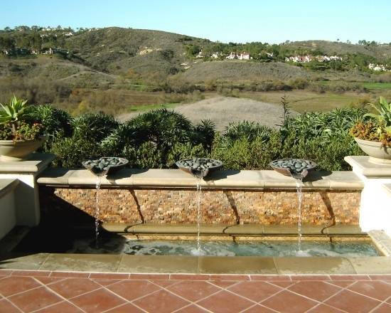 Садовые фонтаны для дачи: советы по выбору, монтажу и подключению фонтана