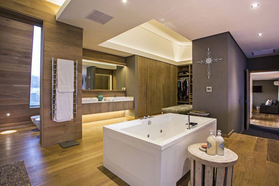 Дизайн большой ванной комнаты: выбор стиля, отделочных материалов, сантехники